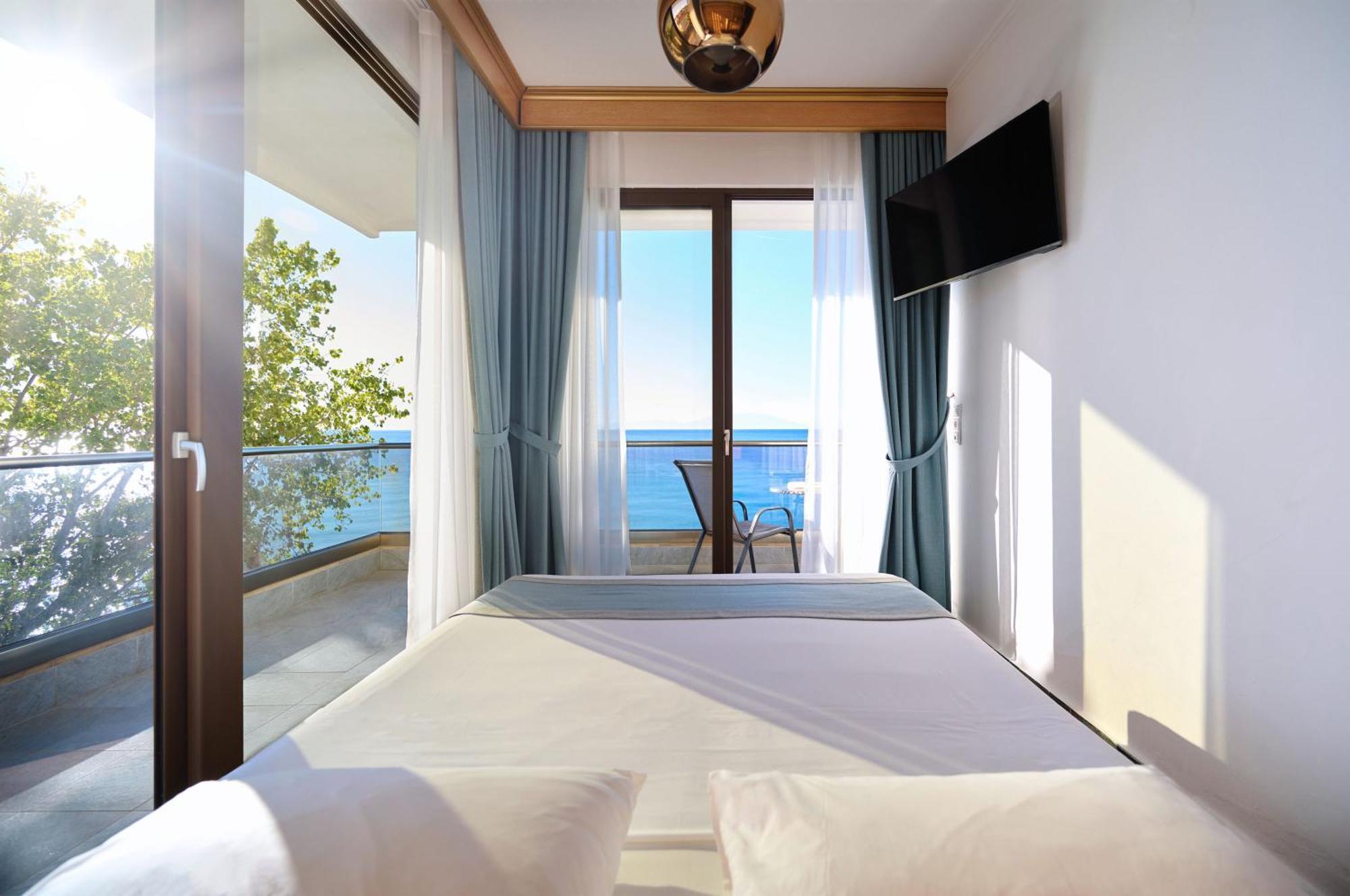 Evlogia Hotel Seafront And Anex By Greek Pride فوركا المظهر الخارجي الصورة