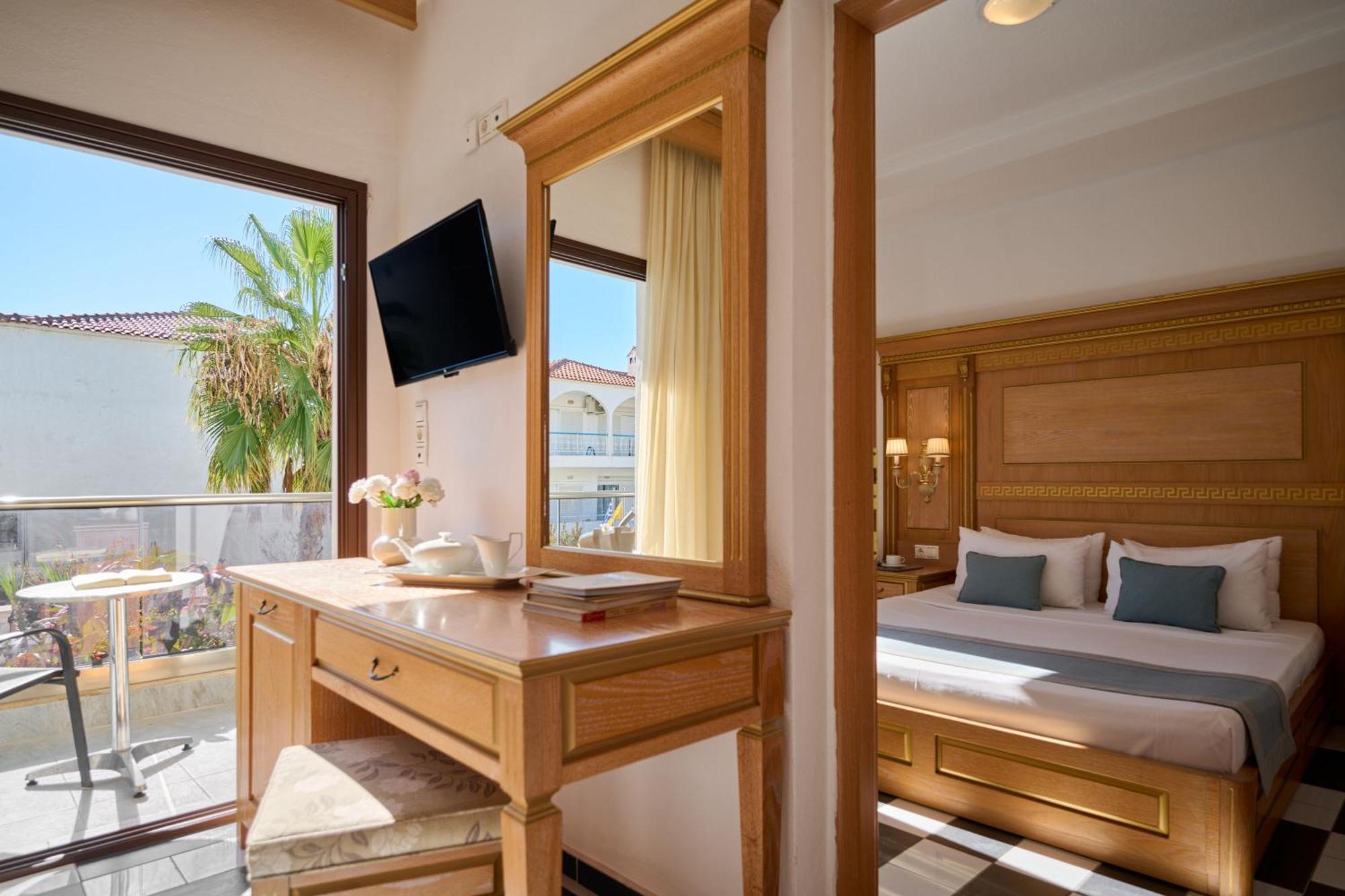 Evlogia Hotel Seafront And Anex By Greek Pride فوركا المظهر الخارجي الصورة